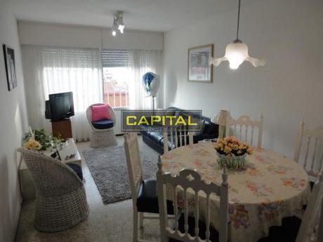 Apto A Pasos De Los Dedos, En Venta.