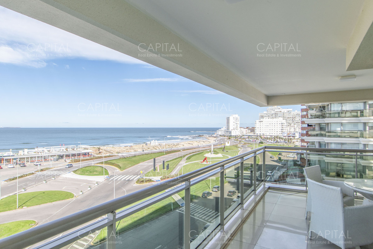 Apartamento en Brava, 3 dormitorios *