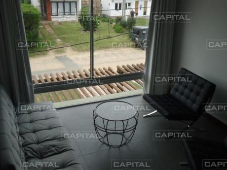 Apartamento De Dos Dormitorios En Manantiales - Parrillero Propio