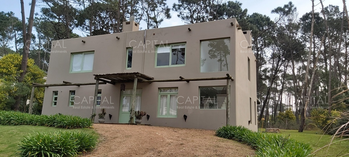 Casa en Alquiler Laguna Blanca Manantiales Punta del Este cuatro Dormitorios