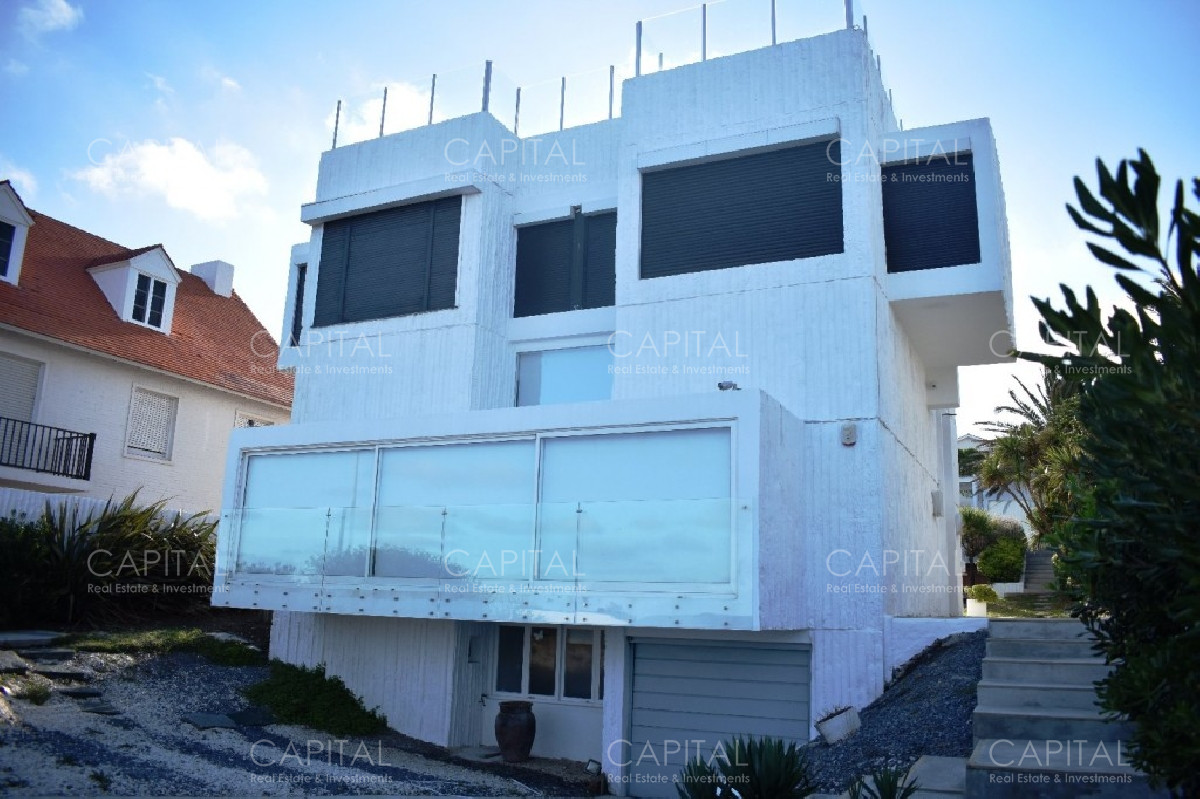 Excelente casa en 1era fila de Península - 4 dormitorios