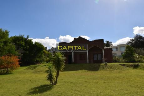 Casa 2 Dorm. Las Grutas, Punta. Ballena En Venta Y Alquiler