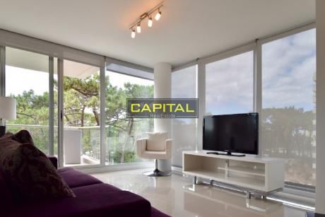 Moderno Apartamento De 2 Dormitorios En La Brava Con Muy Buenos Servicios!