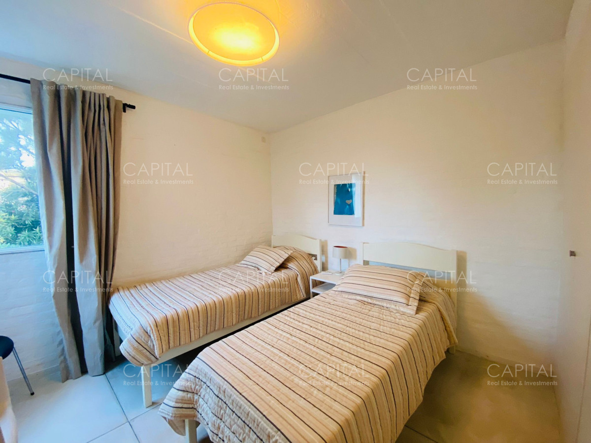 Excelente casa de Cinco Dormitorios en Laguna Blanca · Foto 9