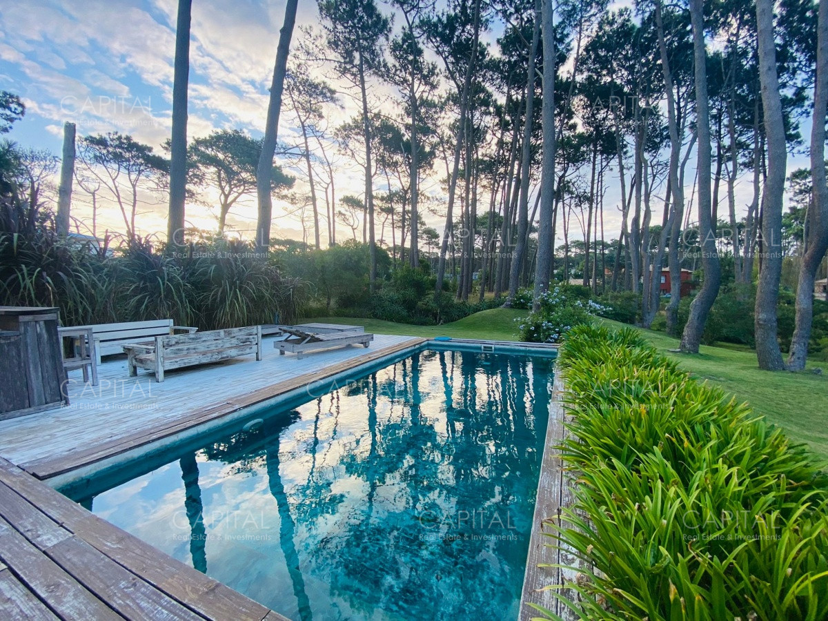 Excelente casa de Cinco Dormitorios en Laguna Blanca · Foto 2