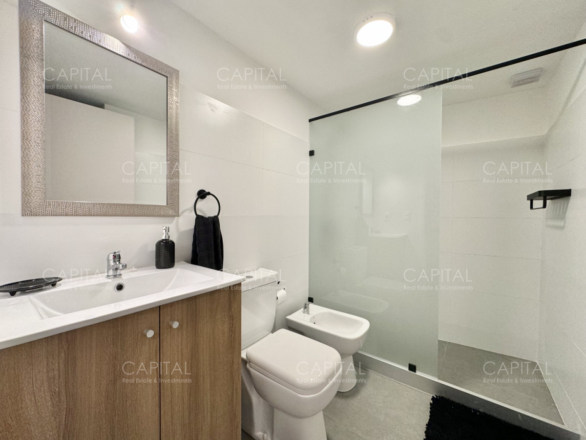 Apartamento amoblado de un dormitorio en alquiler anual, zona Tres Cruces, Cordón. · Foto 9