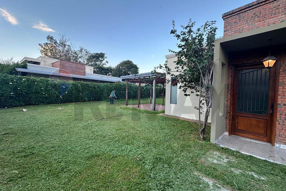 Casa - Alquiler - Lambaré, Central, Paraguay — foto 2