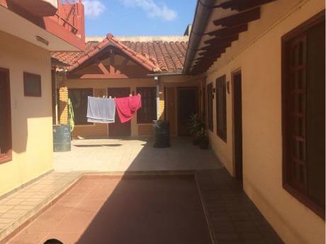 Amplia Casa!!! Virgen De Cotoca 5to Anillo En Venta