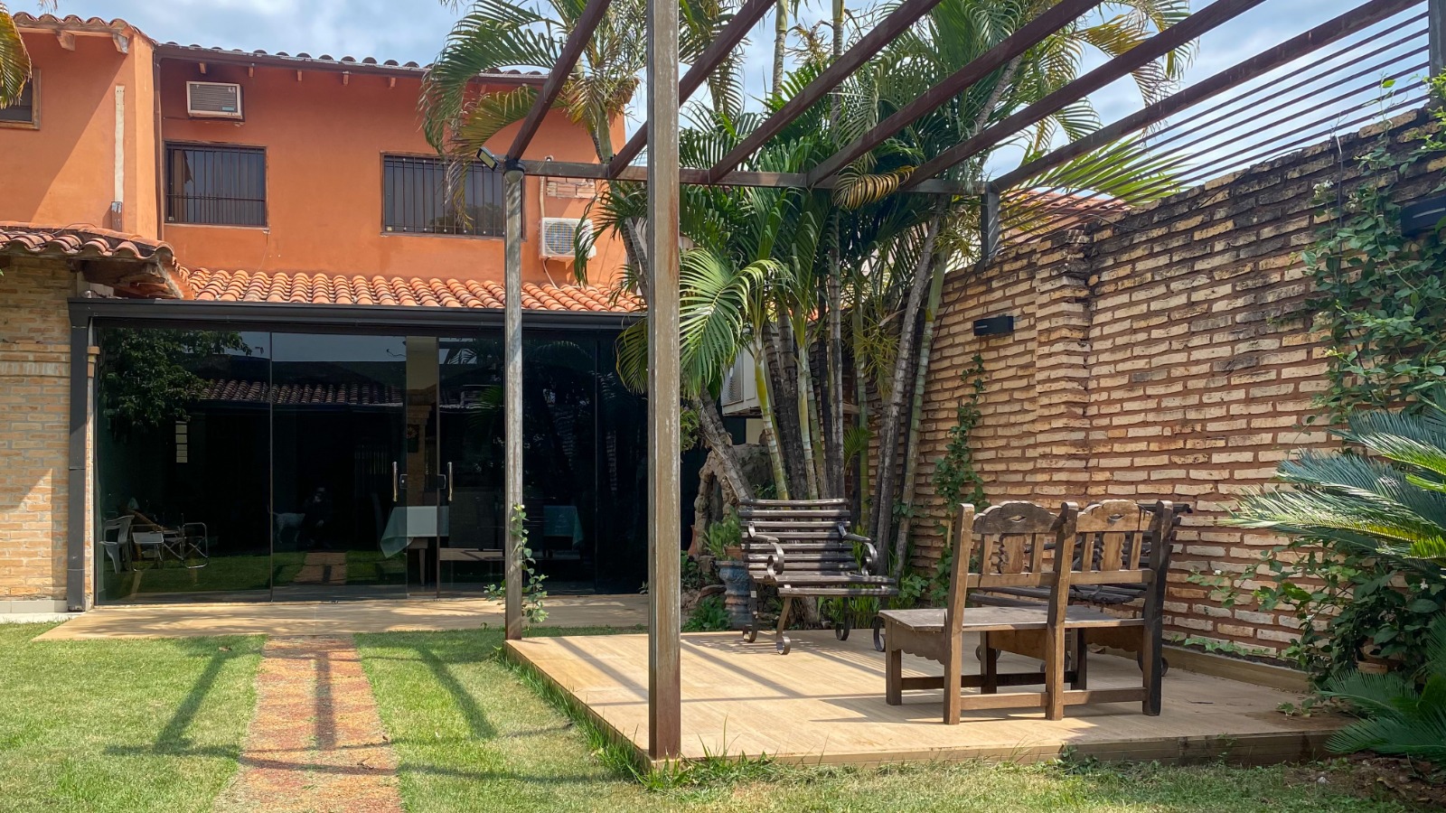 VENDO HERMOSA CASA EN SAJONIA — foto 3