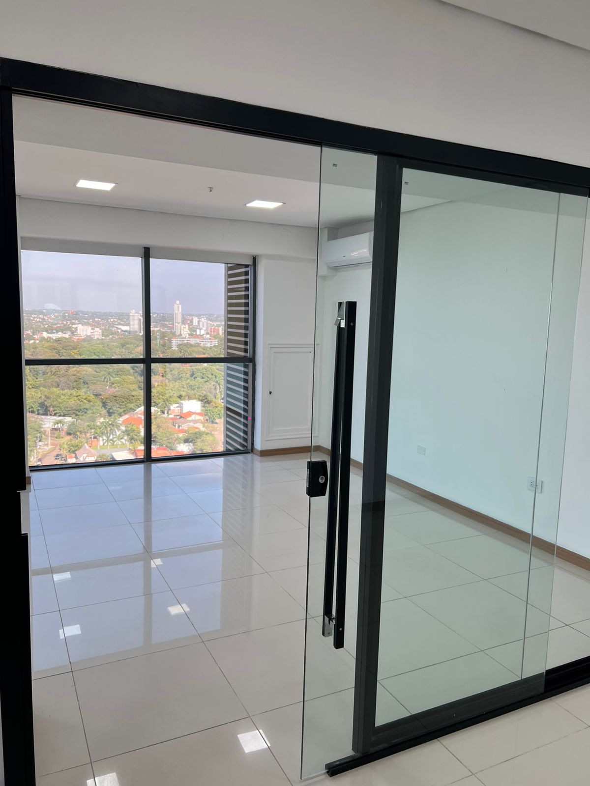 ALQUILO OFICINA EN TRADING PARK – ¡Listo para ocupar! — foto 3