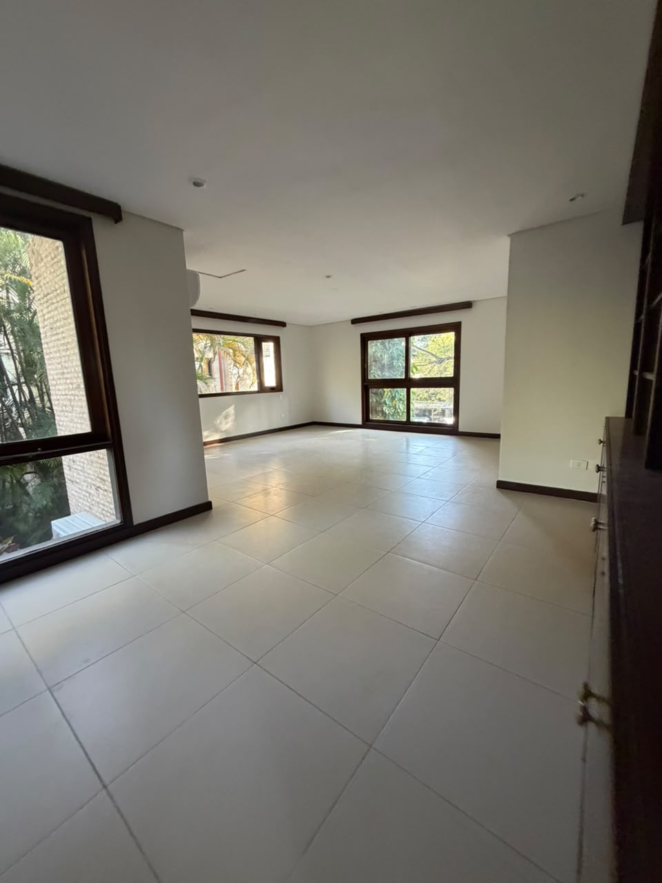 **ALQUILO HERMOSA CASA EN BARRIO CERRADO BOTÁNICA 3 – BARRIO SAN JORGE** — foto 3