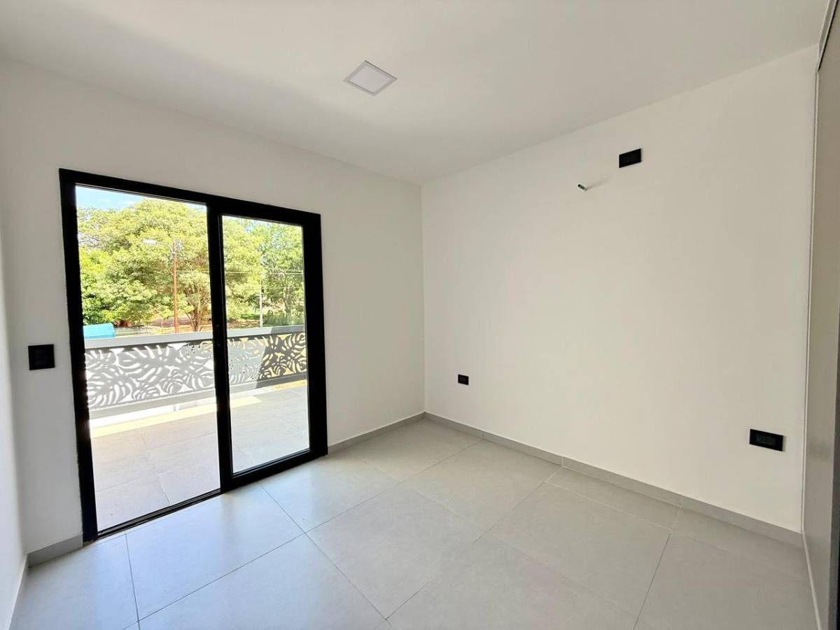 Dúplex en alquiler en Laurelty, Luque — foto 3