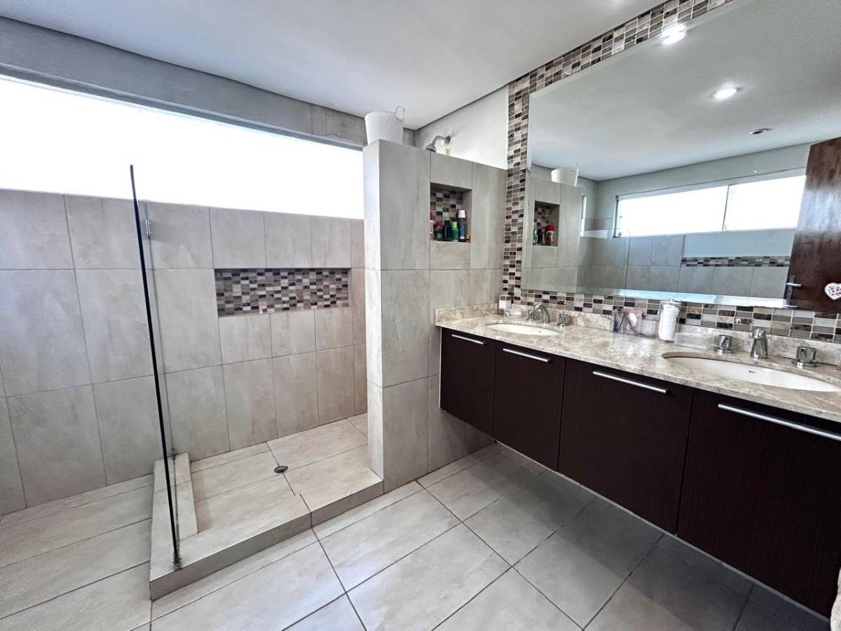 VENDO HERMOSO DUPLEX EN YCUA SATI — foto 3