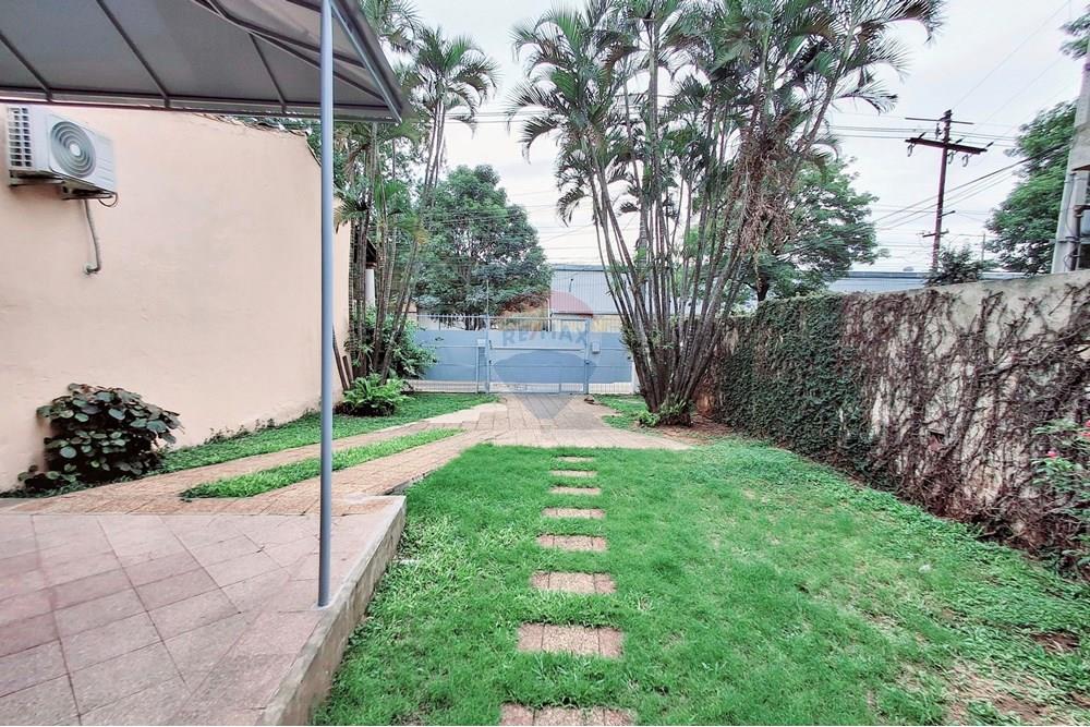 Casa - Alquiler - San Lorenzo, Central, Paraguay — foto 3