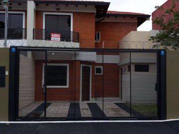 Alquiler De Hermoso Y Amplio Dúplex En Sajonia