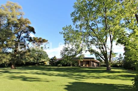 Casa Estilo Escandinava Con Jardín Espectacular