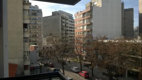 Berro, A Pocas Cuadras De La Rambla 1 Dorm Y Tza.