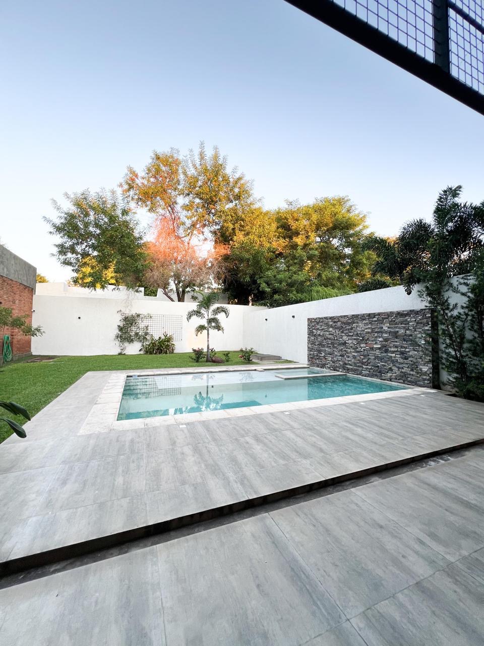 ALQUILO BELLA  Residencia  Minimalista Full Amoblada C/ 3 Suites + Escritorio — foto 3