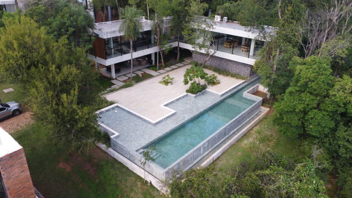 EN VENTA - EXCLUSIVA RESIDENCIA FINAMENTE AMOBLADA EN SAN BERNARDINO — foto 2
