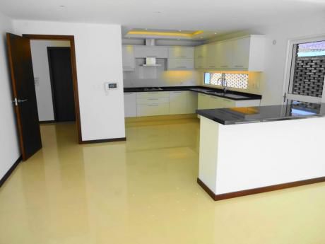 Importante Y Moderna Residencia A Estrenar En Carrasco!