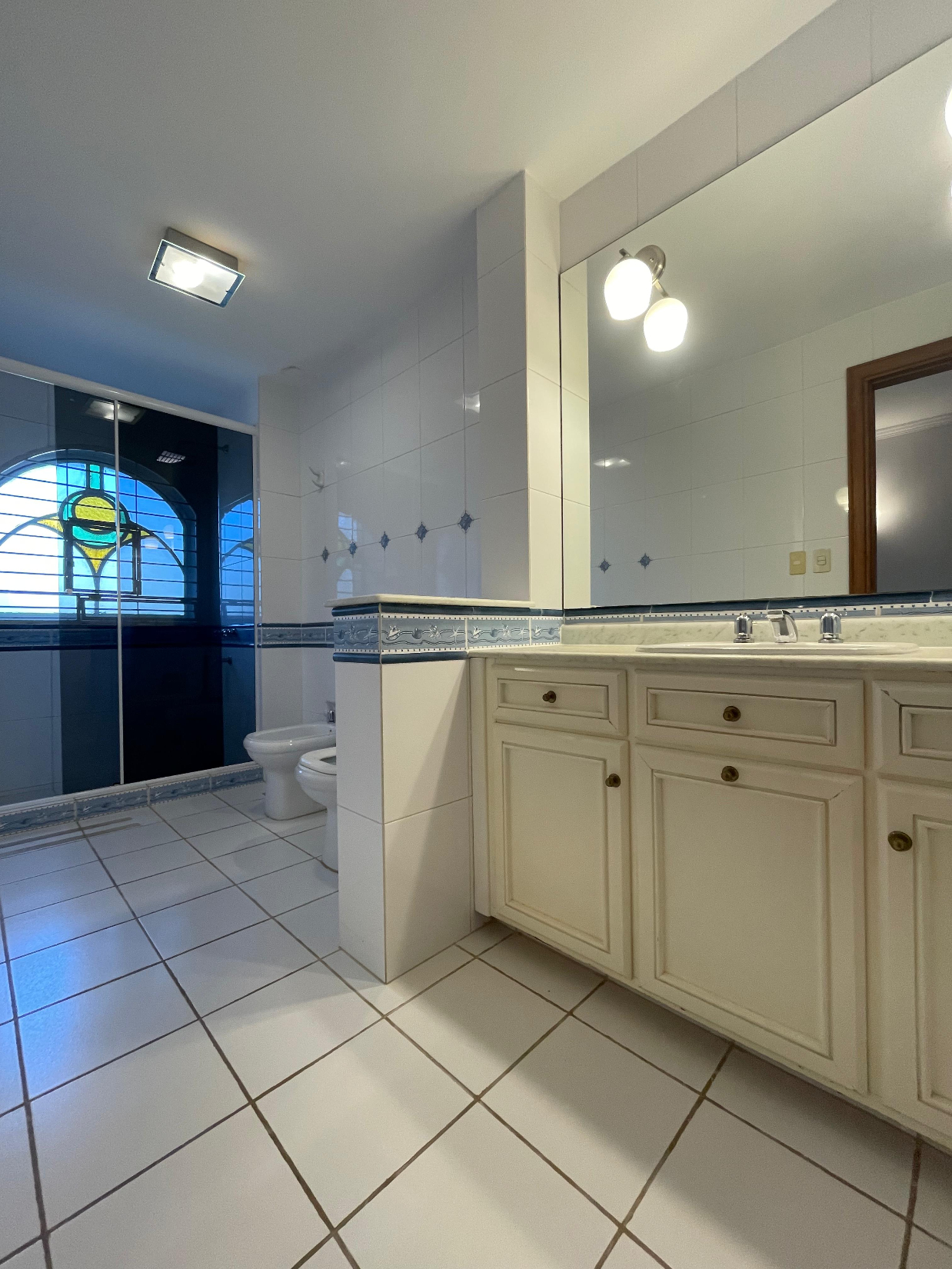 En alquiler departamento de 300 m2 zona villamorra ,4 dormitorios con 2 cocheras — foto 3