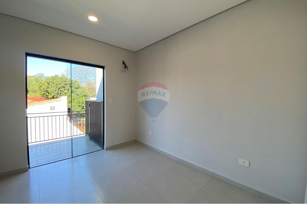 EN VENTA DUPLEX EN LUQUE BARRIO LAURELTY — foto 2