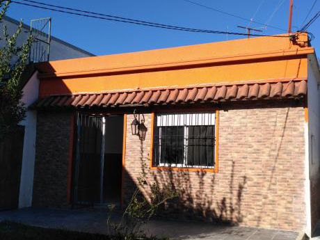 Para Vivir O Invertir, A Pasos De Avenidas, Servicios Y Buena Locomocion,