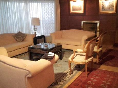 Estupendo Apartamento Amueblado En Villa Biarritz Con Gran Vista Al Parque