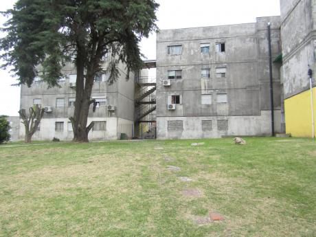 Apartamento En Complejo América Block D