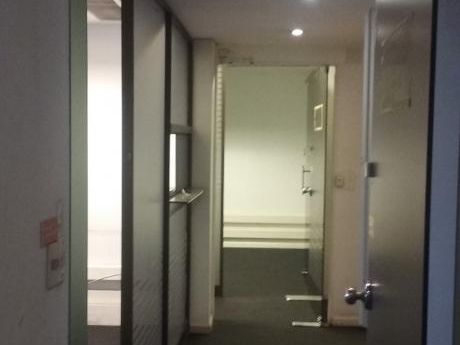 Importante Oficina En Ciudad Vieja. Misiones Y Cerrito