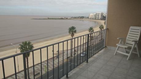 Apartamento 2 Dormitorios, 2 Baños, Garaje, Servicio, Amueblado, Pocitos