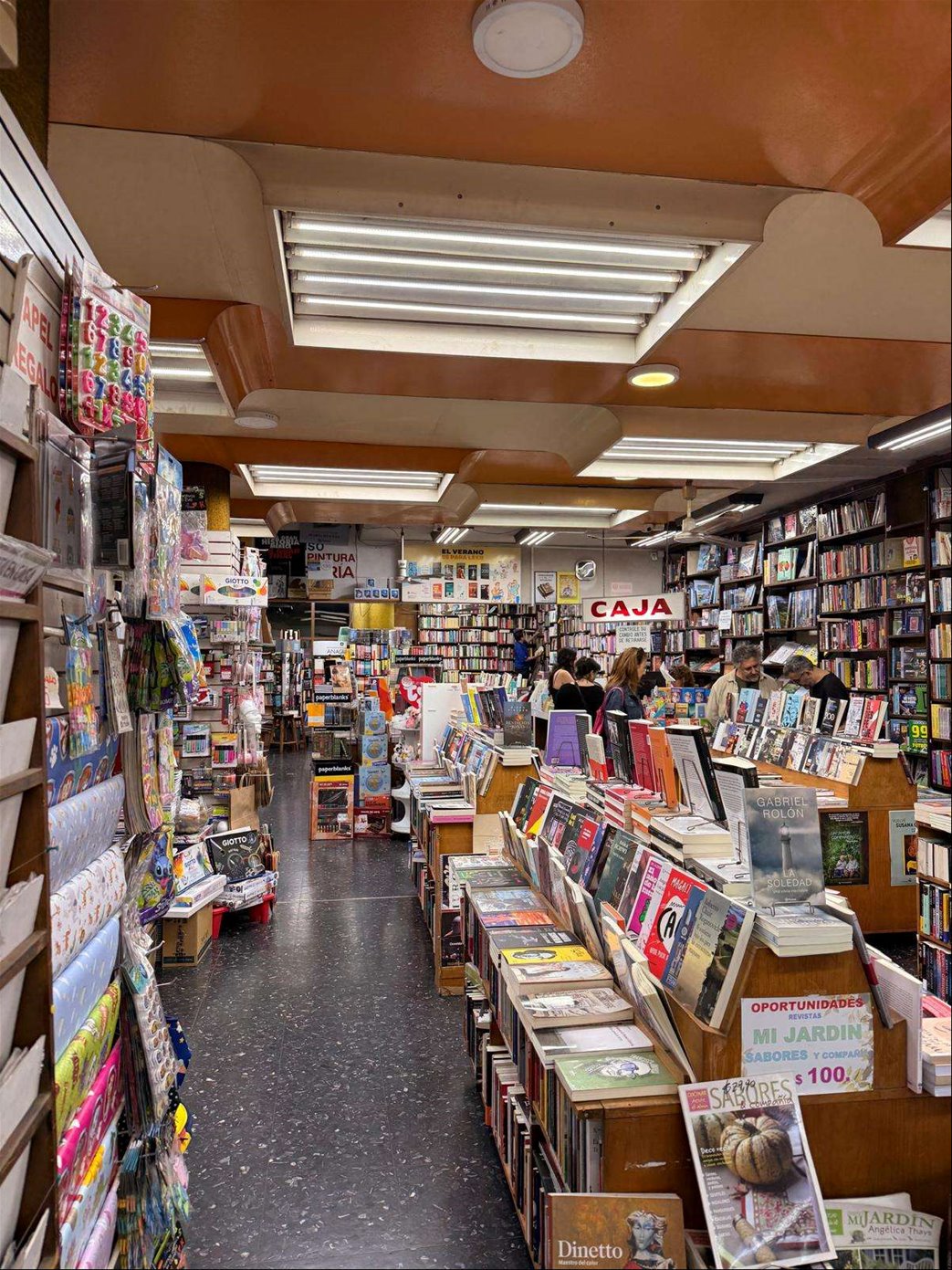 Se alquila importante Local Comercial en Centro en 18 de julio