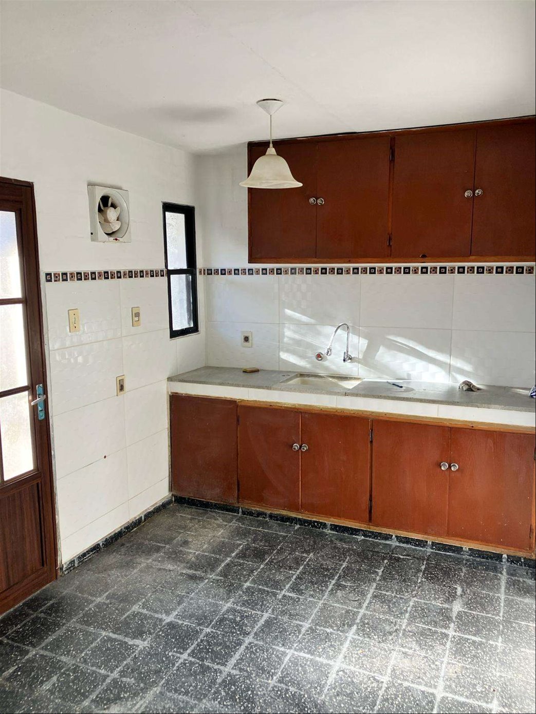 Se alquila casa de tres dormitorios en libertad San José. · Foto 4