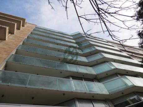 Apartamento De 3 Dormitorios, Unicos En Su Estilo Con Terminaciones De Primer Nivel.