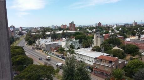 Apartamento En Alquiler En La Blanqueada, Sobre Avenida Italia Y Francisco Simón
