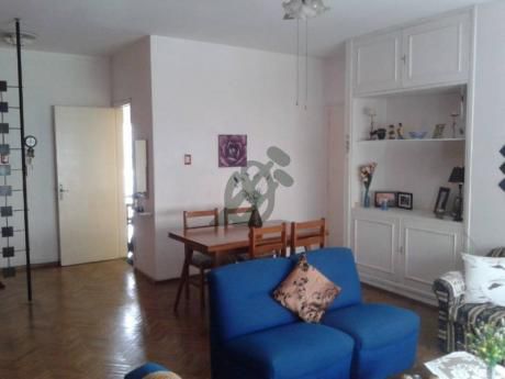 Apartamento En Aguada, Dos Dormitorios Muy Lindo