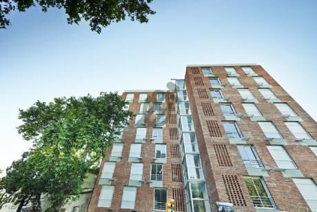 Apartamento De Un Dormitorio En Alquiler En La Aguada, En Edificio El Roble