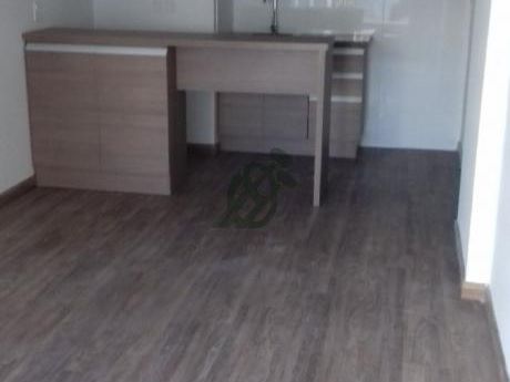 Un Dormitorio Super Amplio Iluminado, 3 Meses De Alquiler Gratís.