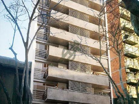 Apartamento De Dos Dormitorios, Con Un Patio Increible, Exonera Impuestos, Consulte Por Plan De Finaicación.
