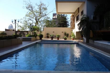Departamento En Edificio Curupaity - Zona Centrica