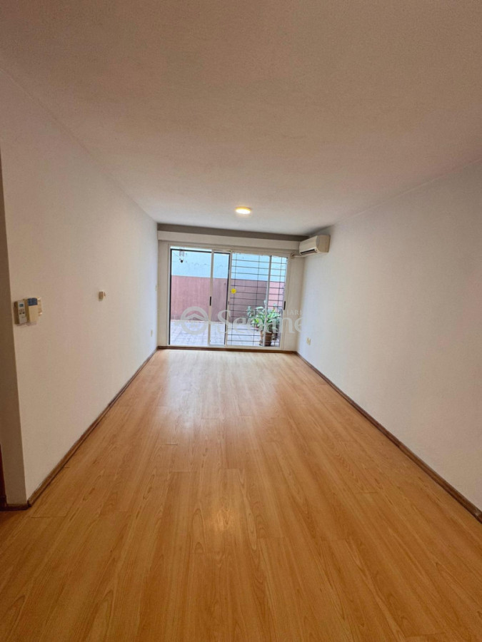 Scosería y Franzini - Patio amplio, exclusivo con parrillero