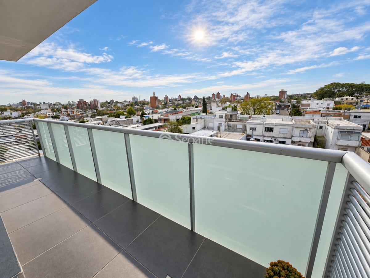 Penthouse con parrillero y garaje - Ramón Anador y Solano Lopez · Foto 12