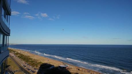 Apartamento A Estrenar Con Espectacular Vista A La Brava - 3 Y Dep.