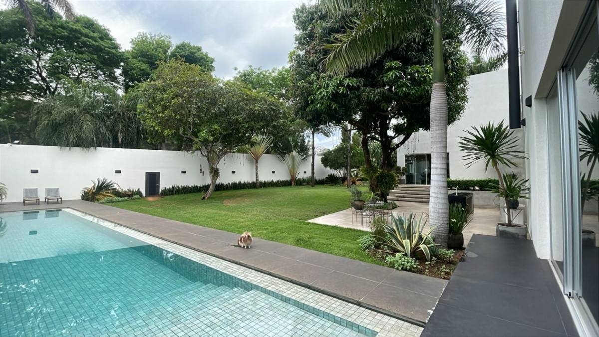 EN ALQUILER | EXCLUSIVA CASA MODERNA TOTALMENTE AMOBLADA — foto 3