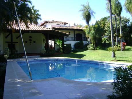 Alquilo Residencia Tipo Colonial En Mburucuya