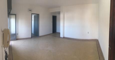 Apartamento, Malvín, PróX. A Rivera E Hipólito Irigoyen.