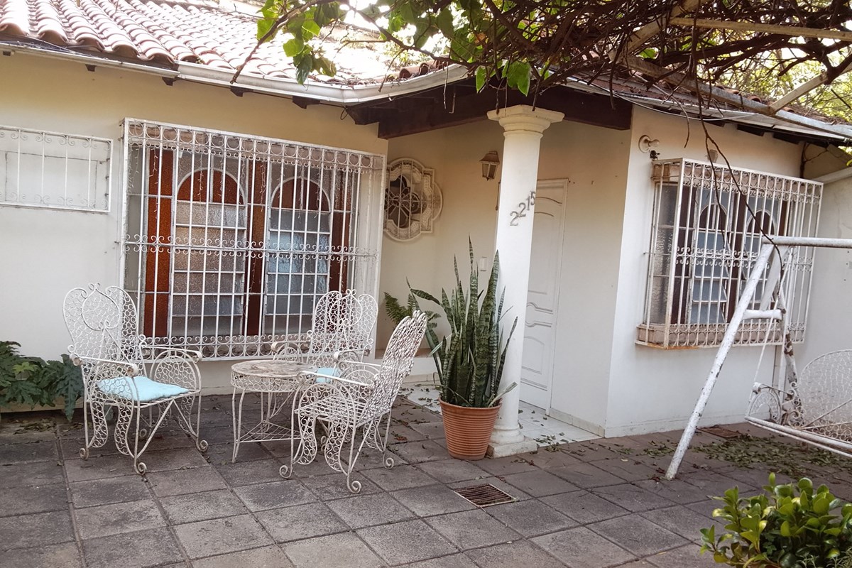 Casa-Venta-Austria casi Raúl Carmona, Ycuá Satí, Asunción — foto 3