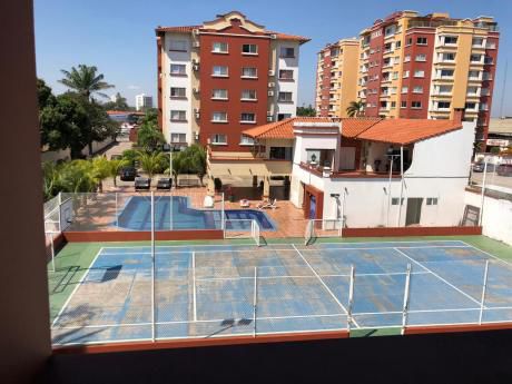 Amplio Departamento En Alquiler
