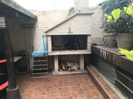 Apartamento En Corazon De Pocitos Con Patio.