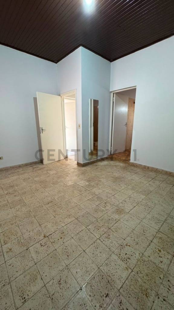 Alquilo amplia casa en Barrio Sajonia, ideal para oficina — foto 2